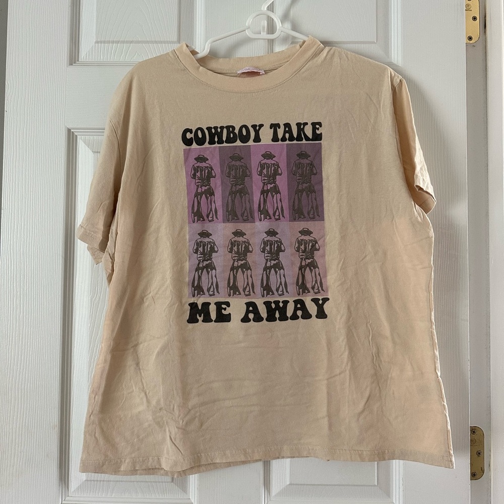 Pink Lily size M graphic tee